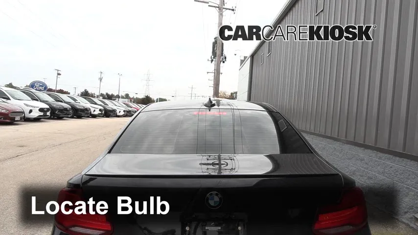 2019 BMW 230i xDrive 2.0L 4 Cyl. Turbo Coupe Éclairage Feu de freinage central (remplacer l'ampoule)